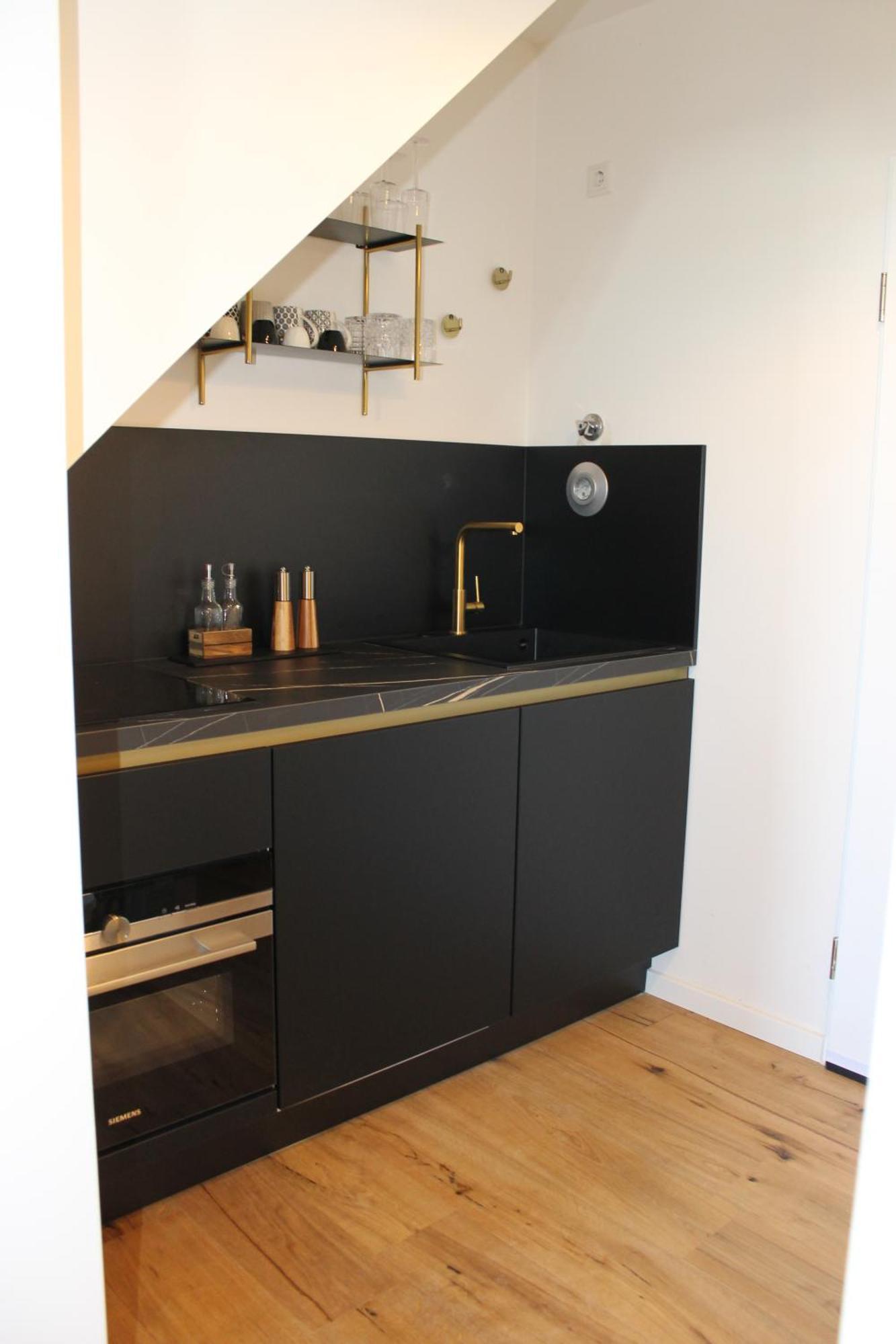 Mit Balkon Und Tiefgarage