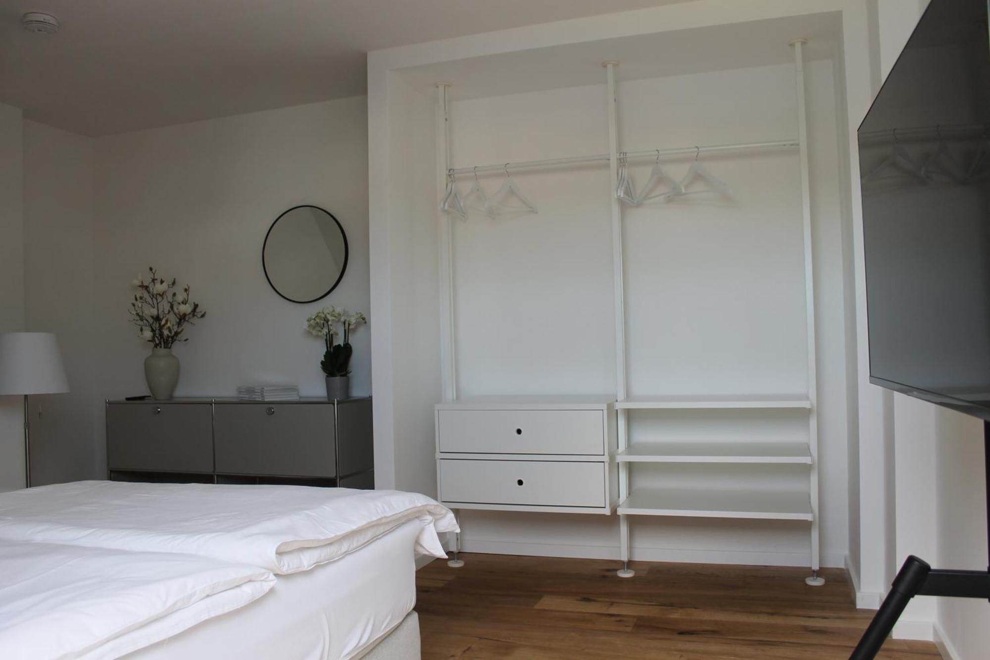 Mit Balkon Und Tiefgarage *