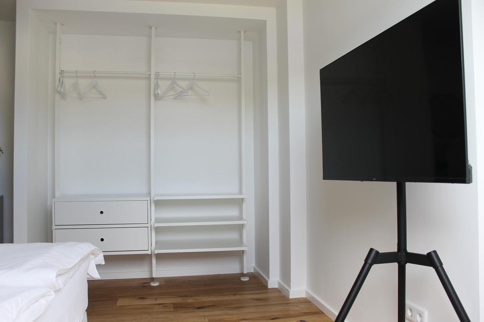 Mit Balkon Und Tiefgarage